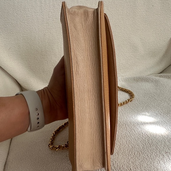 Chanel Camel Leather Bag with Gold Chain - Picture 3 of 9